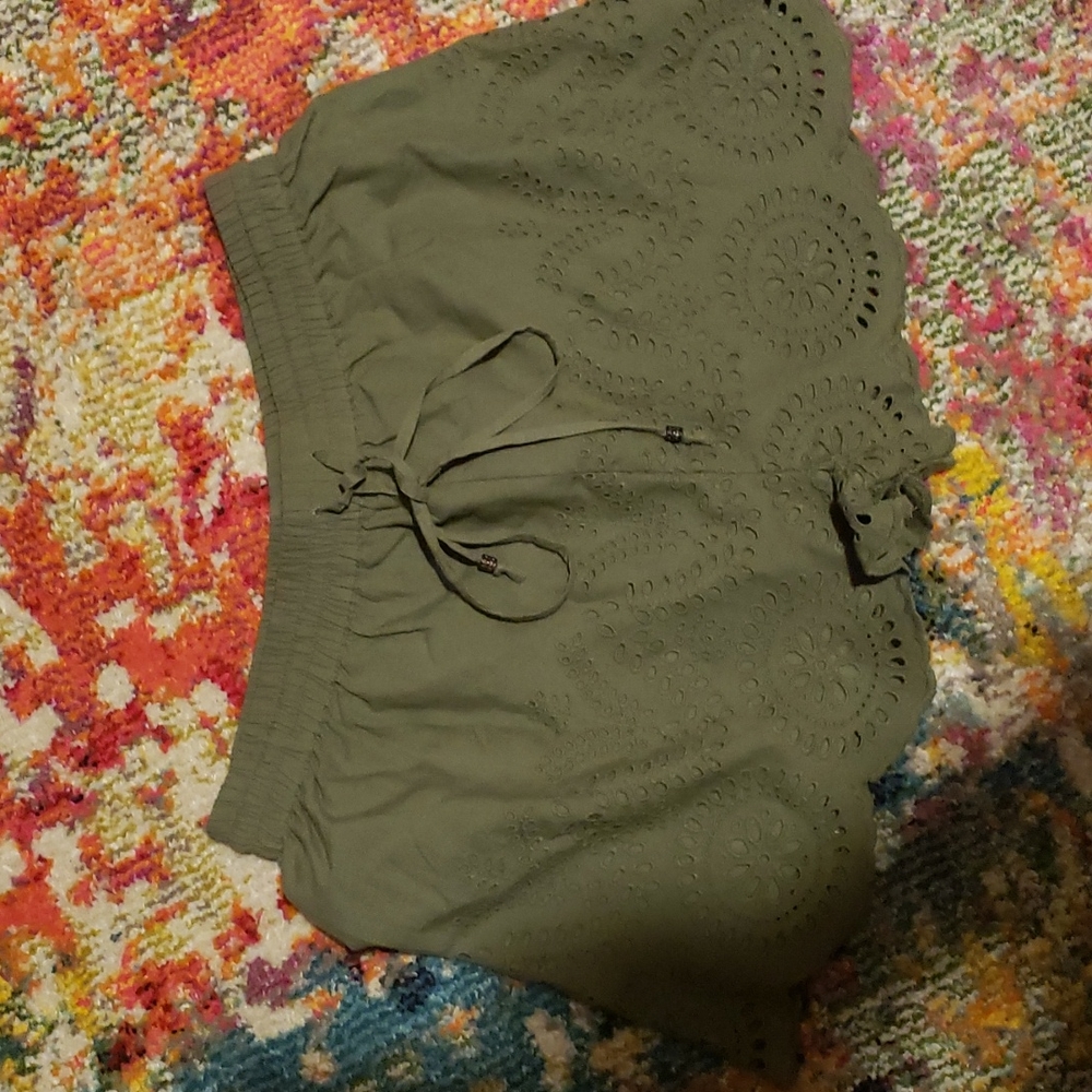 Adorable shorts from Earthbound size M